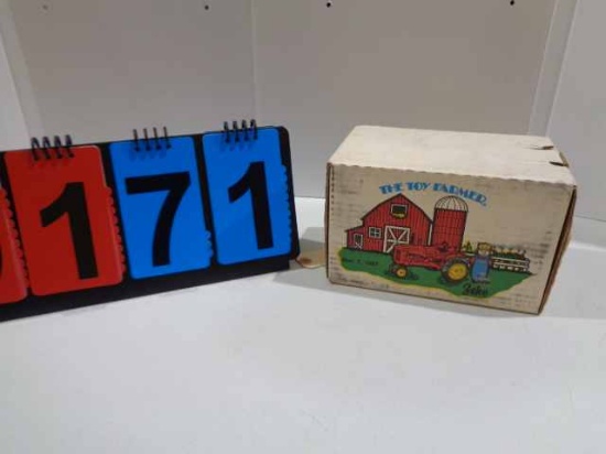 Ertl Toy Farmer Massey-Harris 33
