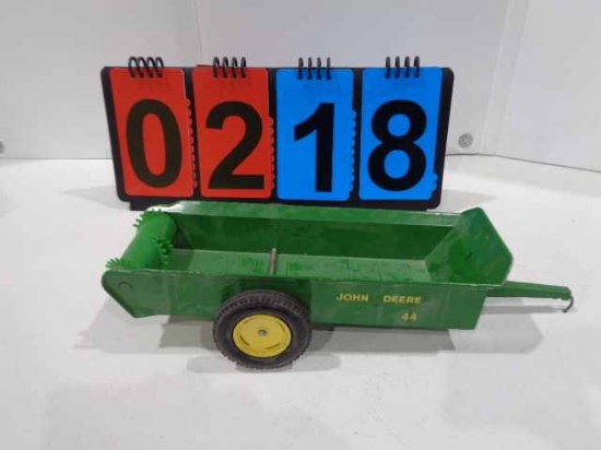 JD 44 manure spreader