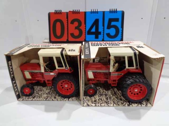 IH 1586 w/duals & 1086 w/singles