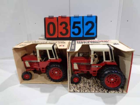 IH 1586 w/singles & 1586 w/duals