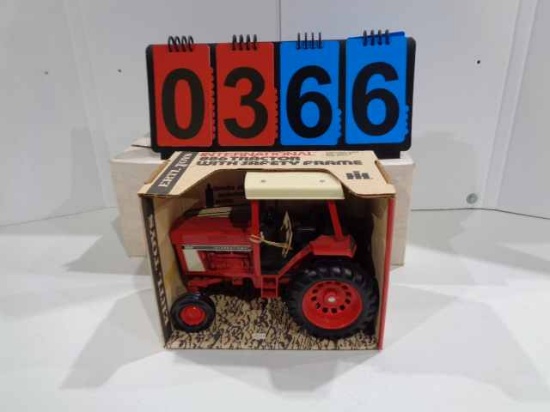 IH 886