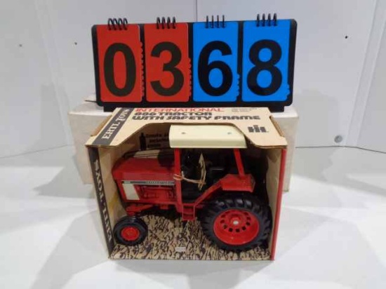 IH 886