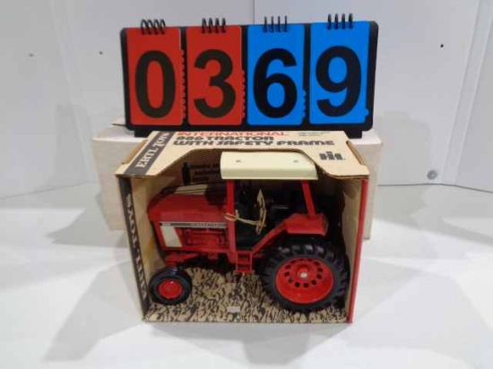IH 886