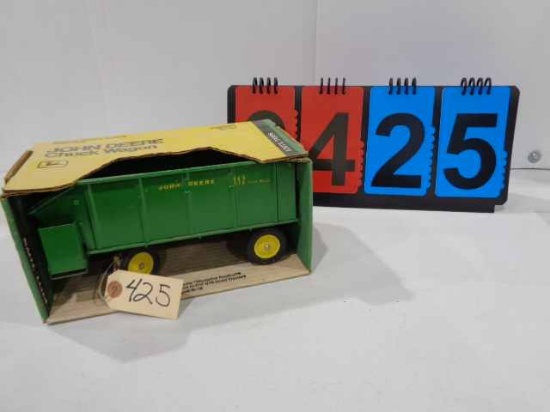 Ertl JD 112 Chuck Wagon