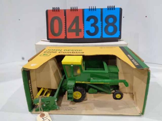 JD 6600 combine