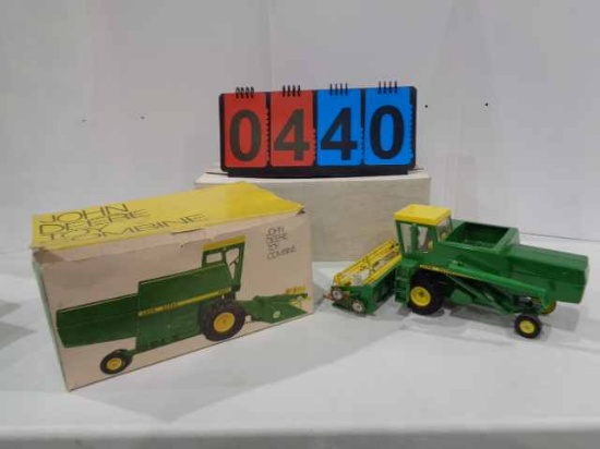 JD 6600 combine