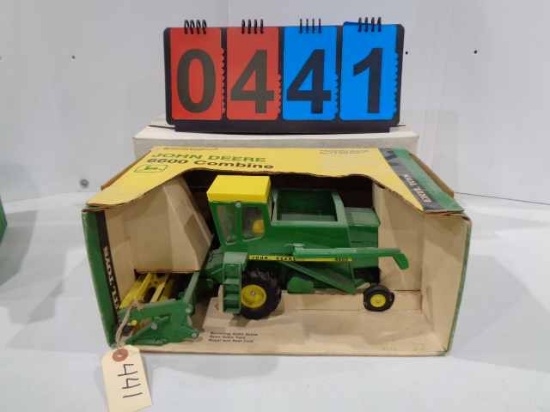 JD 6600 combine