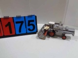 Ertl AC Gleanor L2