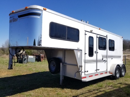 2005 Silver Starlite Supreme 2 Horse Slant Load