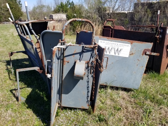 WW Livestock Calf Chute/Table