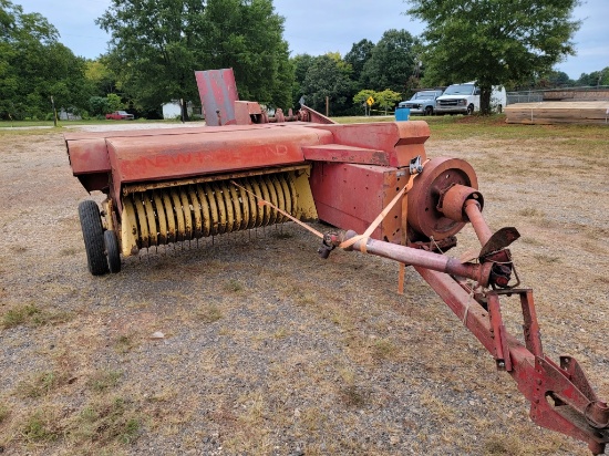 New Holland Hayliner 273 Square Baler