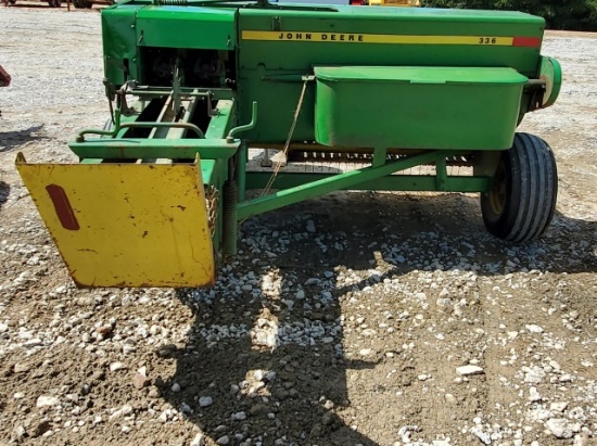 John Deere 336 Square Baler