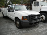 2005 FORD F350 SERVICE TRUCK 176,810 mi,  WITH TOOLBOX BED, V10 GAS, AUTOMA