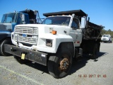 1991 FORD F SERIES DUMP TRUCK,  FORD DIESEL, 5+2 SPEED, SINGLE AXLE ON SPRI