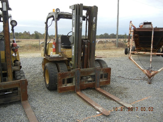 CATERPILLAR V80E FORKLIFT,  PERKINS DIESEL, 8,000-LB CAPACITY, 162" 3-STAGE