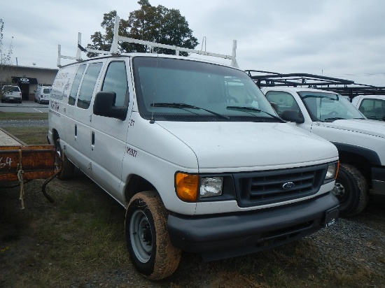 2005 FORD E250 VAN,  V8 GAS, AUTOMATIC, PS, AC, TOOL & SUPPLY RACKS INSIDE,