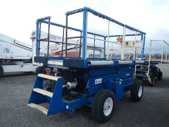 GROVE SCISSOR LIFT  WISCONSIN ENGINE, LARGE PLATFORM C# 087151