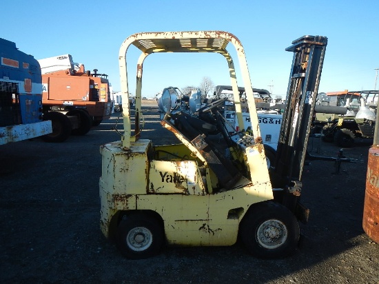 YALE FORKLIFT,  LP GAS, 3000 LB CAPACITY, CUSHION TIRE (DOES NOT RUN) S# NA