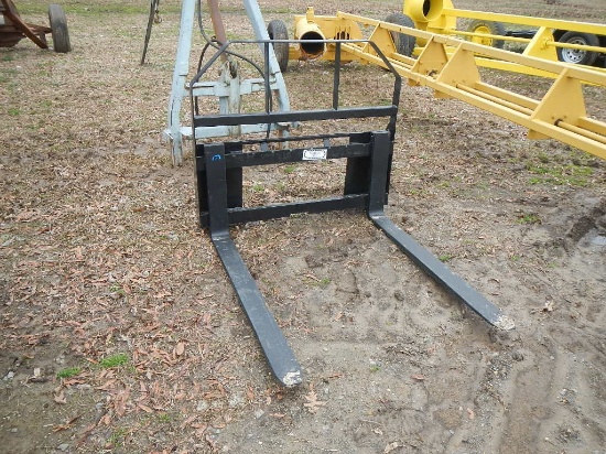 SET OF PALLET FORKS,  FOR SKID STEER