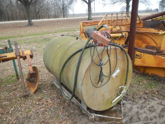 250 GALLON TANK AND PUMP