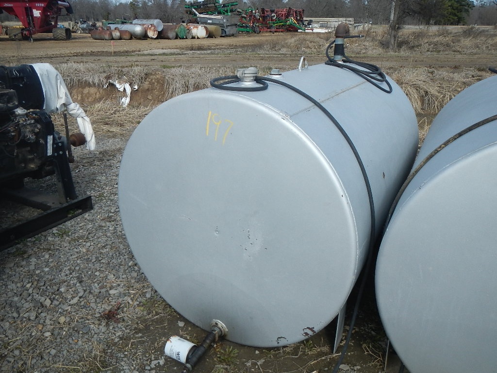 500 GALLON FUEL TANK