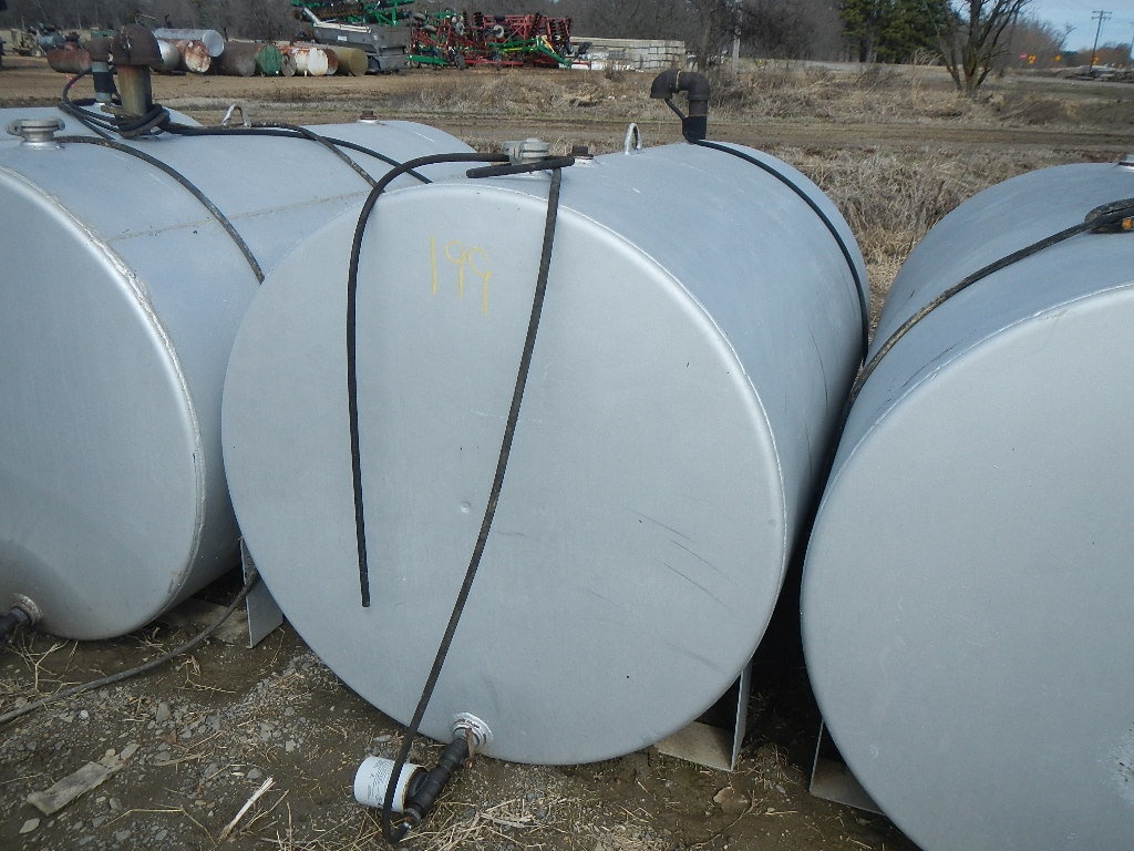 500 GALLON FUEL TANK
