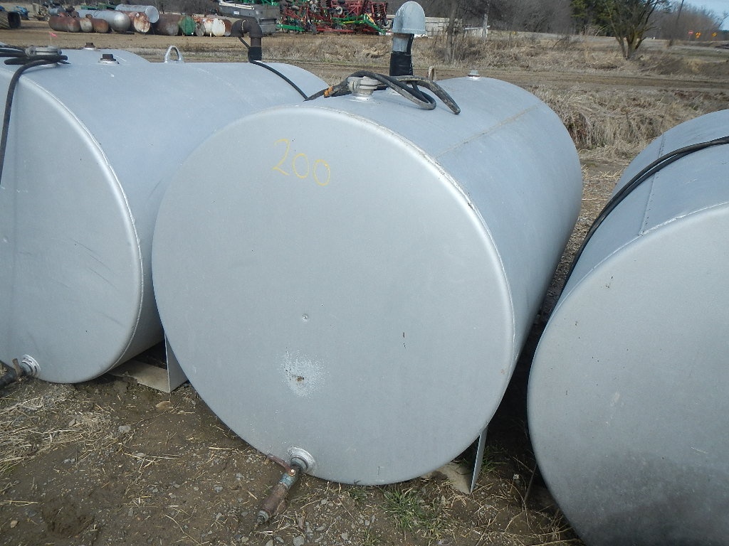 500 GALLON FUEL TANK