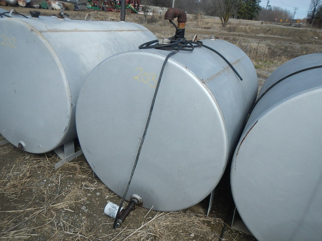 500 GALLON FUEL TANK