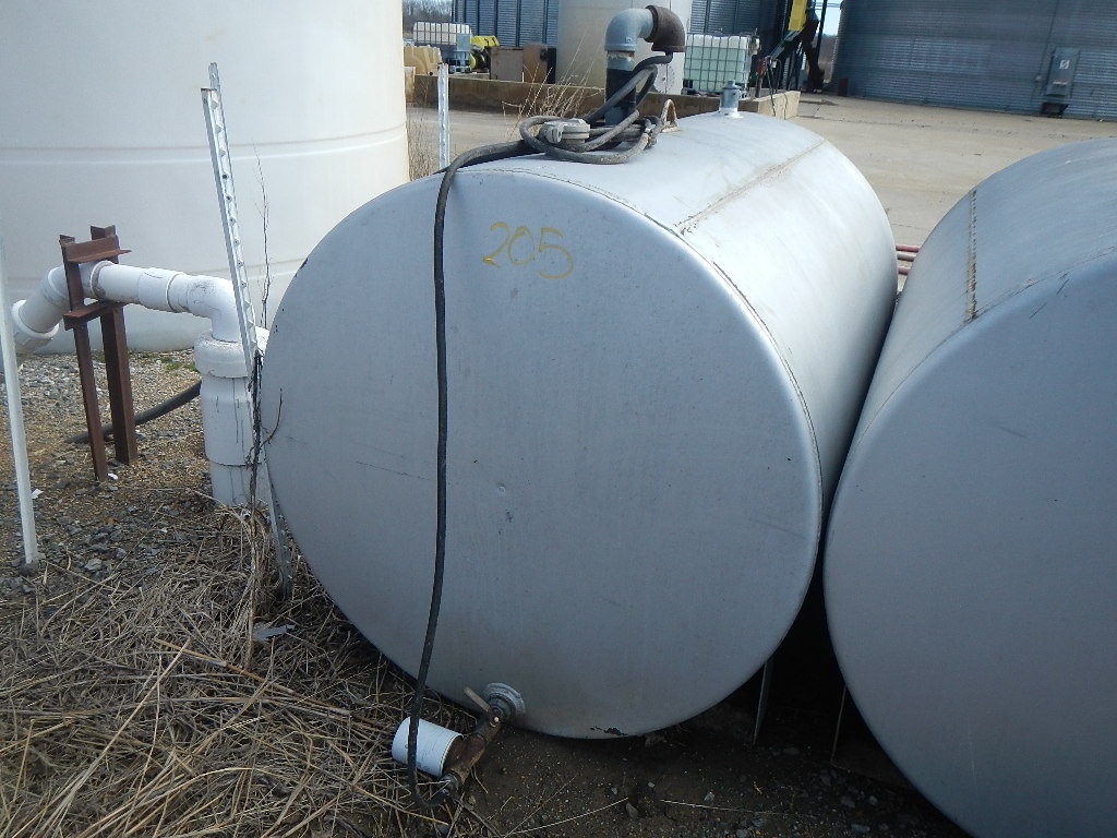 500 GALLON FUEL TANK