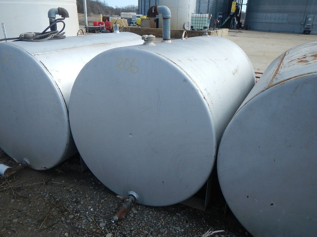 500 GALLON FUEL TANK