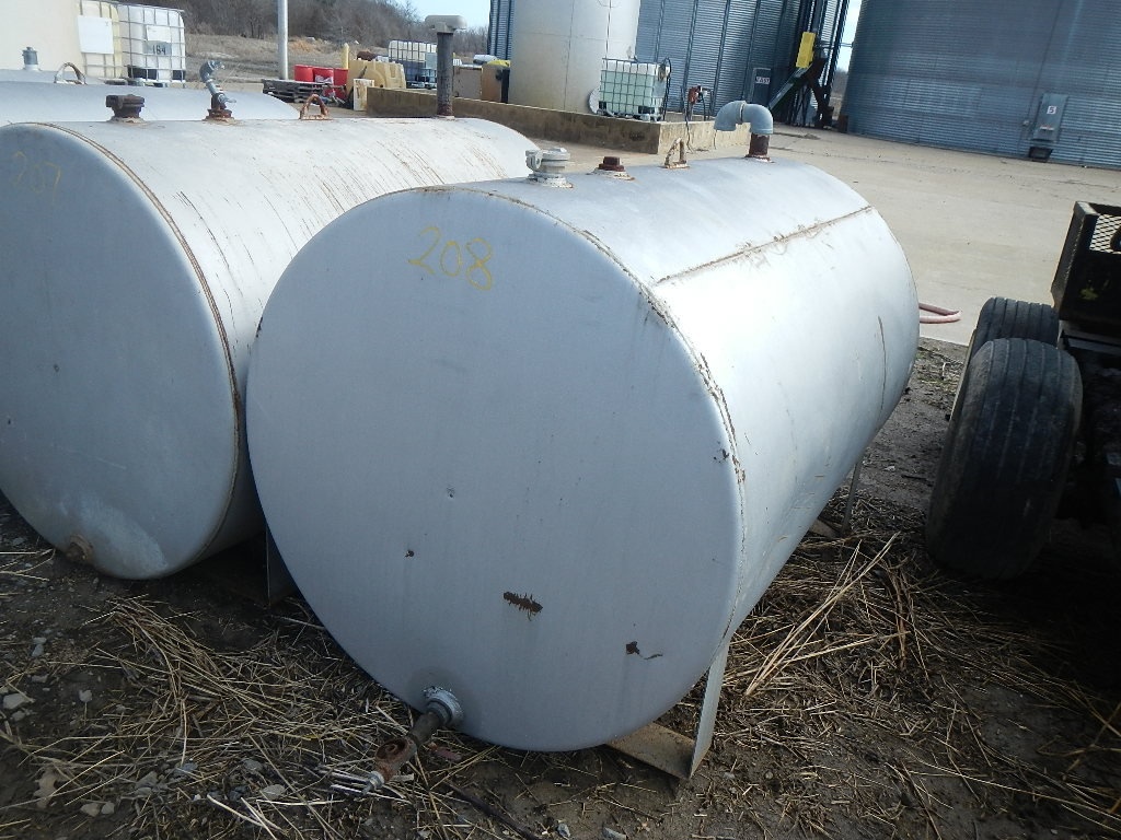 500 GALLON FUEL TANK