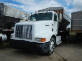 1994 INTERNATIONAL 9200 CAB AND CHASSIE WITH STAINLESS AUGER BED  CUMMINS E