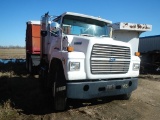 1981 FORD L8000 TRUCK TRACTOR,  CUMMINS, 9 SPEED, TWIN SCREW, SPRING SUSPEN