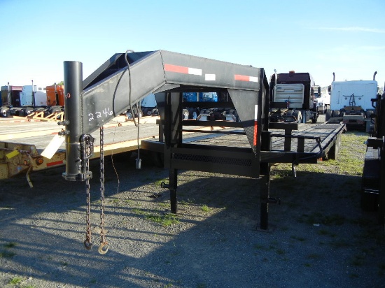 2000 CUSTOMBILT EQUIPMENT TRAILER,  GOOSENECK, 32', 28' DECK, 4' DOVETAIL W