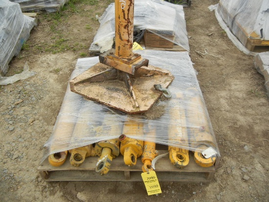 PALLET OF HYDRAULIC CYLINDERS