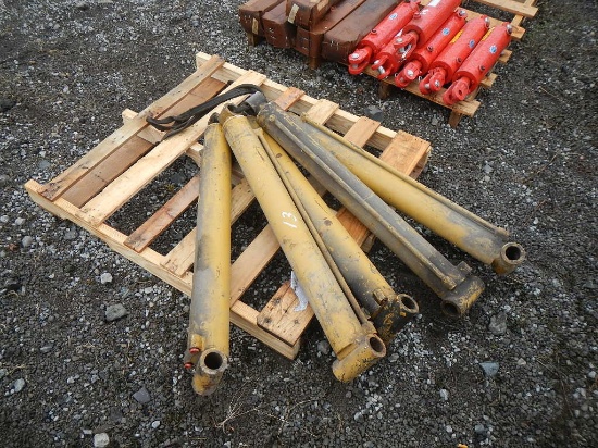 LOT OF HYDRAULIC CYLINDERS