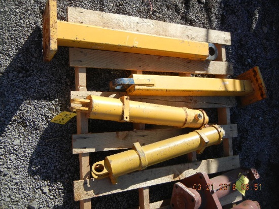 LOT OF HYDRAULIC CYLINDERS AND (2) STANDS