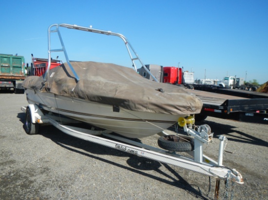 1994 SEA RAY BOAT,  18', OMC 4.3 LITRE 160-HP IN / OUT BOARD MOTOR, WITH TR