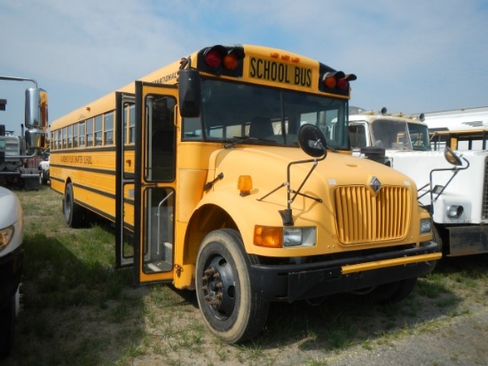 2001 INTERNATIONAL SCHOOL BUS,  I. H. DIESEL, AUTOMATIC, PS, SPRING RIDE S#