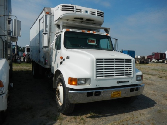 2001 INTERNATIONAL 4700 BOX VAN REEFER TRUCK, 444,647 mi,  IH 466E DIESEL,