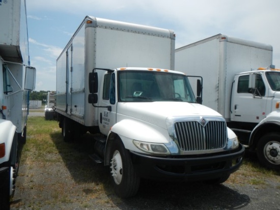 2004 INTERNATIONAL 4300 VAN TRUCK, 211,000+ MILES,  DT466 DIESEL, 6 SPEED,