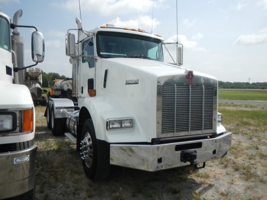 2009 KENWORTH T800 TRUCK TRACTOR, 545,000 mi,  CUMMINS ISX 485HP, 10 SPEED,