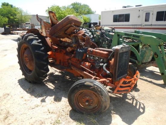 FORD 8N WHEEL TRACTOR,  (NOT RUNNING)
