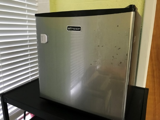 Emerson Stainless Steel Mini-Fridge      -10