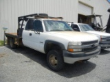 2002 CHEVROLET 3500 FLATBED TRUCK,  EXTENDED CAB, 4X4, GAS, AUTOMATIC, PS A