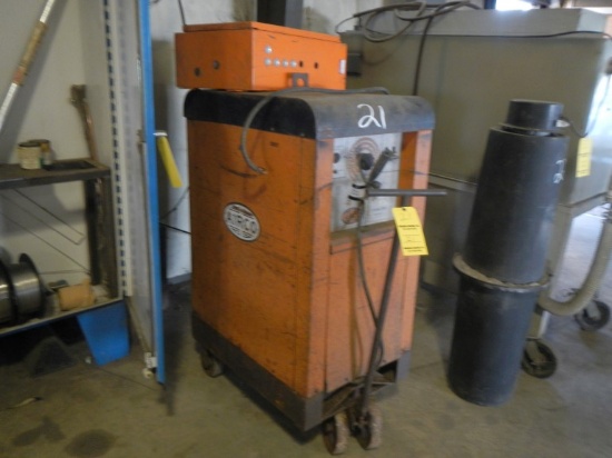 AIRCO BUMBLE BEE MODEL ADB-24P WELDER   LOAD OUT FEE: $10.00