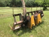 HYDRAULIC BRUSH GRAPPLE BUCKET,  FITS RUBBER TIRED LOADER