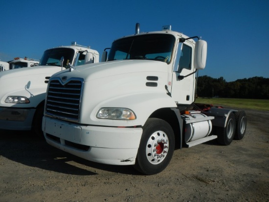 2005 MACK VISION CXN 613 TRUCK TRACTOR,  DAY CAB, MACK 380HP DIESEL, AUTOMA