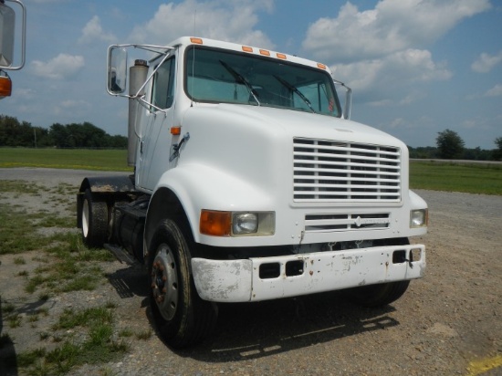 1999 INTERNATIONAL 8100 TOTER TRUCK TRACTOR,  DAY CAB, IH DIESEL, AUTOMATIC