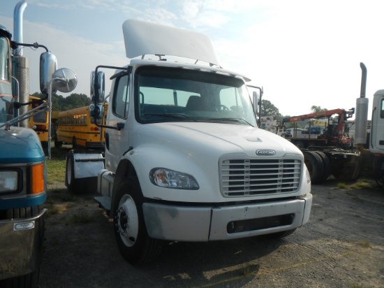 2006 FREIGHTLINER BUSINESS CLASS TRUCK TRACTOR, 230,973 mi,  DAY CAB, MERCE